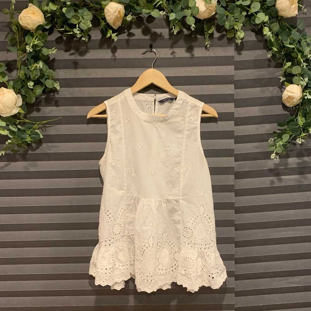 White eyelet embroidered sleeveless top - Picture 1 of 6